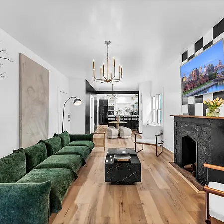 Centrally Located Modern Apartment